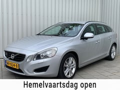 Volvo V60 - 1.6 D2 Summum|Automaat|Navigatie|Climate Control|