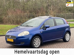 Fiat Grande Punto - 1.4 Dynamic/AIRCO/CRUISE/SCHUIFDAK/PANO