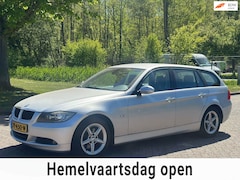 BMW 3-serie Touring - 318i/AIRCO/CRUISE/PARKEERSENS ACHTER/TREKHAAK