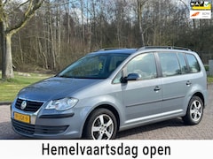 Volkswagen Touran - 1.4 TSI Trendline/5 PERS/AIRCO/PARKEERSENS ACHTER