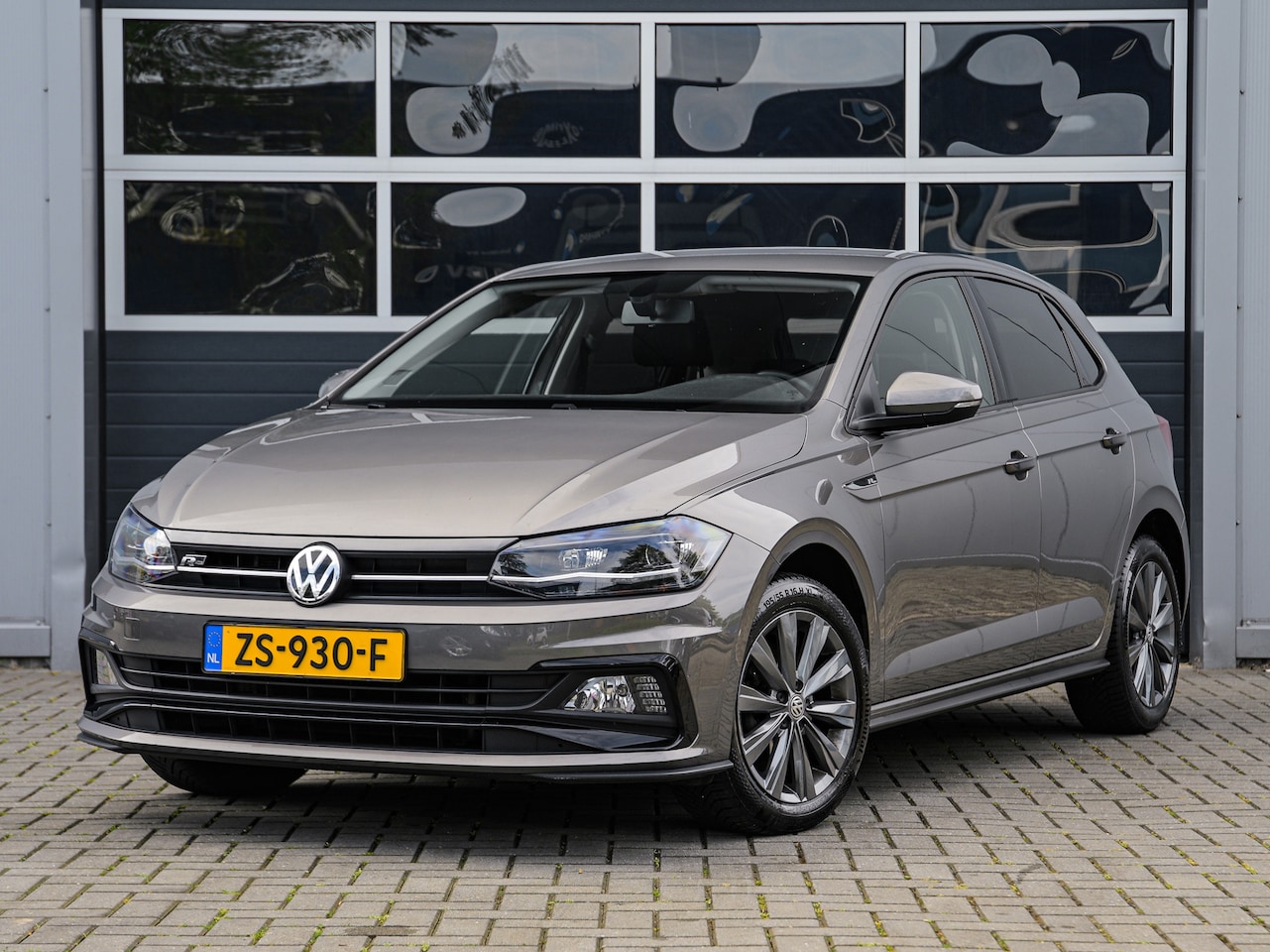 Volkswagen Polo - 1.0 TSI Comfortline R-line | Full LED | Camera | Carplay | Climate control | Cruise contro - AutoWereld.nl