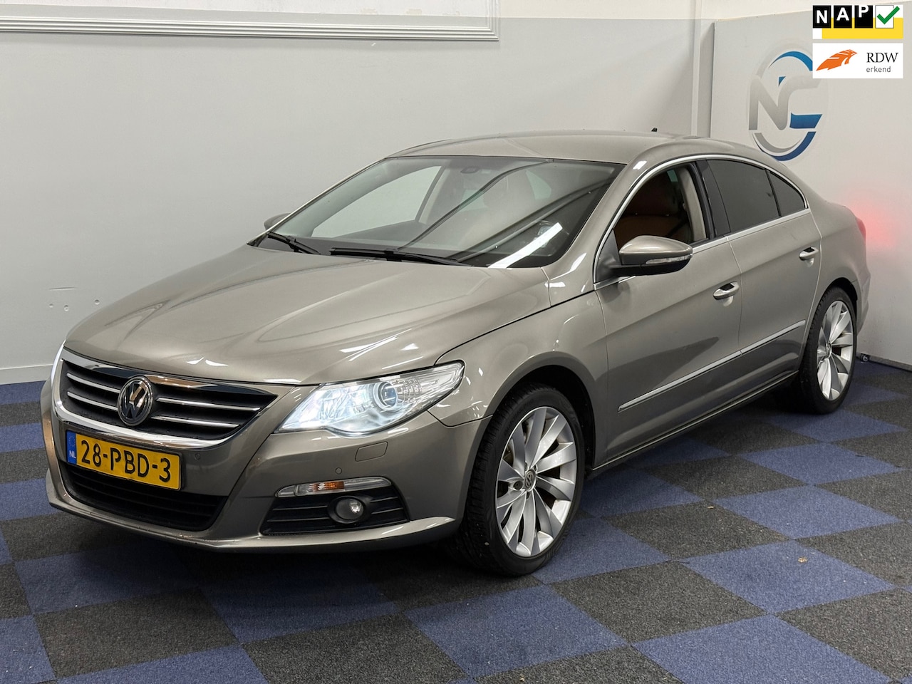 Volkswagen Passat CC - 1.8 TSI / NETTE AUTO / RIJDT SCHAKELT GOED / NAP - AutoWereld.nl