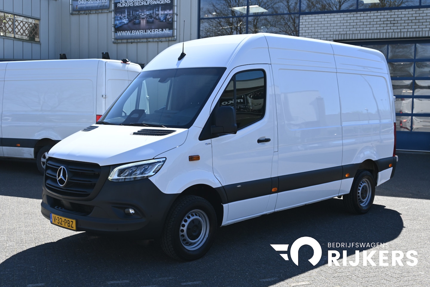Mercedes-Benz Sprinter - 317 CDI L2H2 Pro LED, Geveerde stoel, Navigatie met camera - AutoWereld.nl