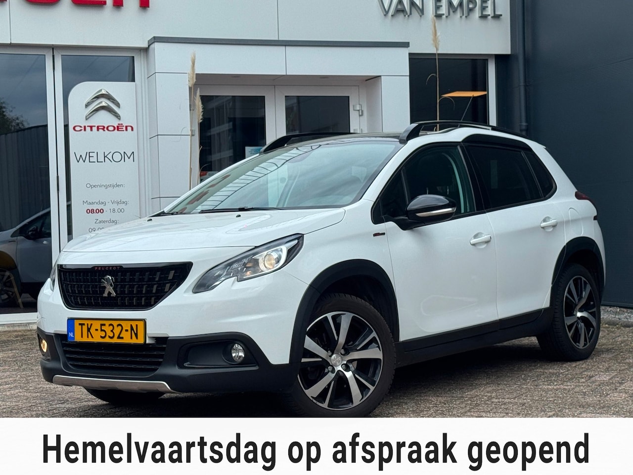 Peugeot 2008 - 1.2 PureTech GT-line | Trekhaak | Pano | All-Season banden | Camera | Stoelverwarming | Na - AutoWereld.nl