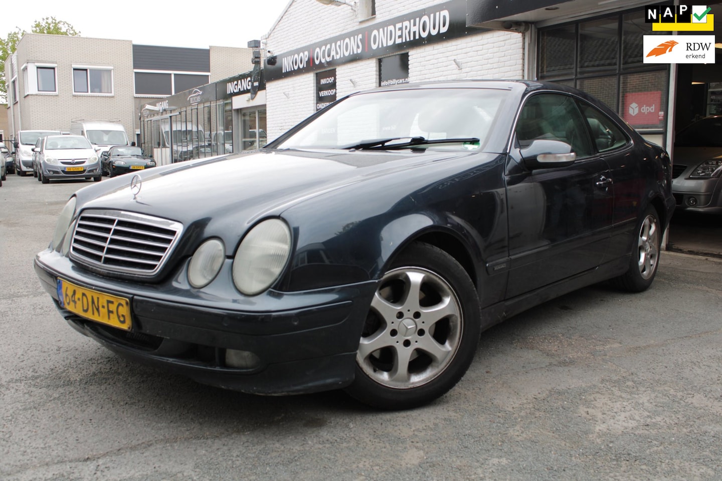 Mercedes-Benz CLK-klasse Coupé - 320 Elegance Automaat | Airco | Cruise control | Parkeer sensoren | Stoelverwarming | Pano - AutoWereld.nl