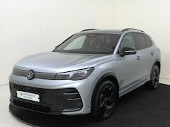 Volkswagen Tiguan - 1.5 eHybrid R-Line Edition | SoH 100% | Trekhaak | Head-up display | Black style | 360 cam
