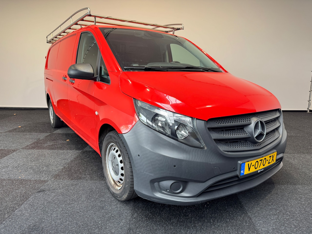Mercedes-Benz Vito - Vito XL 114 CDI Euro 6 Airco Navigatie Imperiaal en trekhaak Apk 5-2027 - AutoWereld.nl