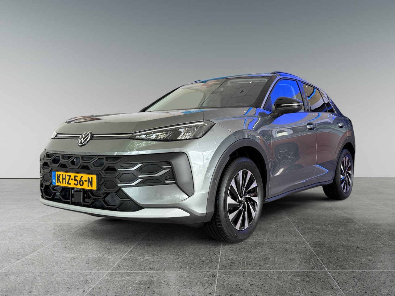 Volkswagen T-Roc - 1.5 eTsi Life First Edition 116PK DSG | Trekhaak | Stuurverwarming | Zwart dak - AutoWereld.nl