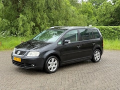 Volkswagen Touran - 2.0-16V FSI Highline AIRCO I RIJDT GOED I CRUISE I TREKHAAK