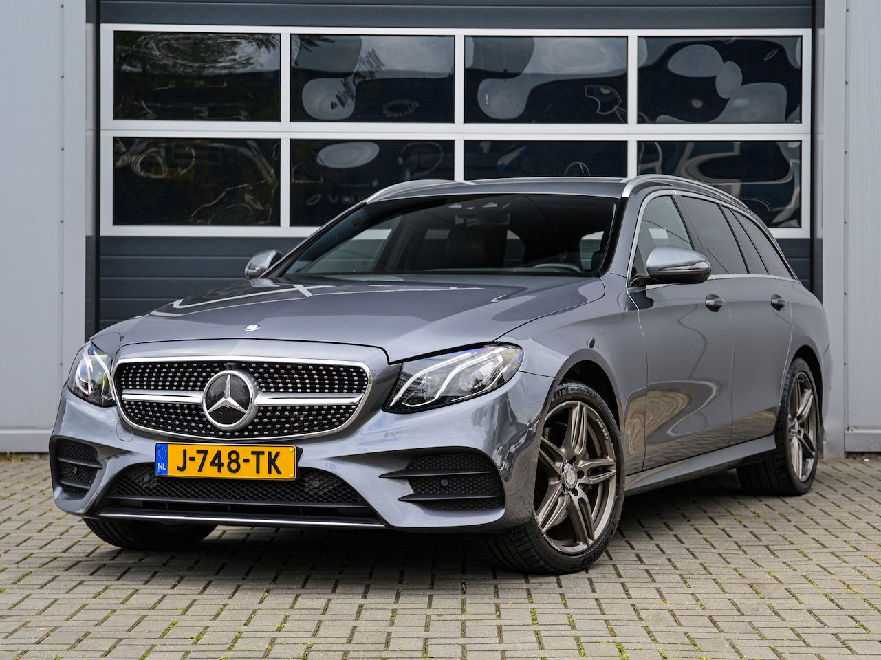 Mercedes-Benz E-klasse Estate - 220 d AMG | Widescreen | Leder | Multibeam LED | Head-up | Burmester | Camera | Stoelverwa - AutoWereld.nl