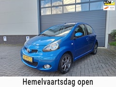 Toyota Aygo - | 1.0-12V Dynamic Blue | Nieuwe koppeling | Airco | Navi | groot scherm |