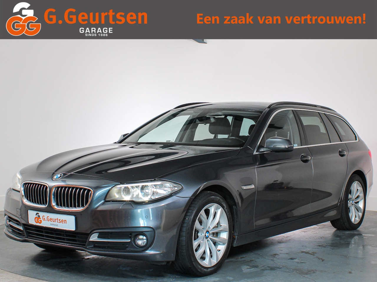 BMW 5-serie Touring - 520xd High Executive 520xd High Executive, Xenon, Cruise Control, Stoelverwarming, Lederen Bekleding, Trekhaak, - AutoWereld.nl