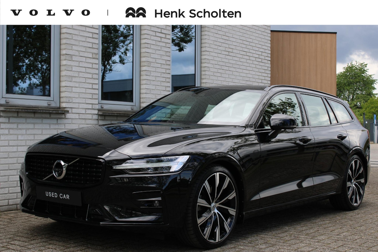 Volvo V60 - 2.0 B4 R-Design | Keyless entry | Addaptive cruise controle | Trekhaak | 360 graden camera - AutoWereld.nl