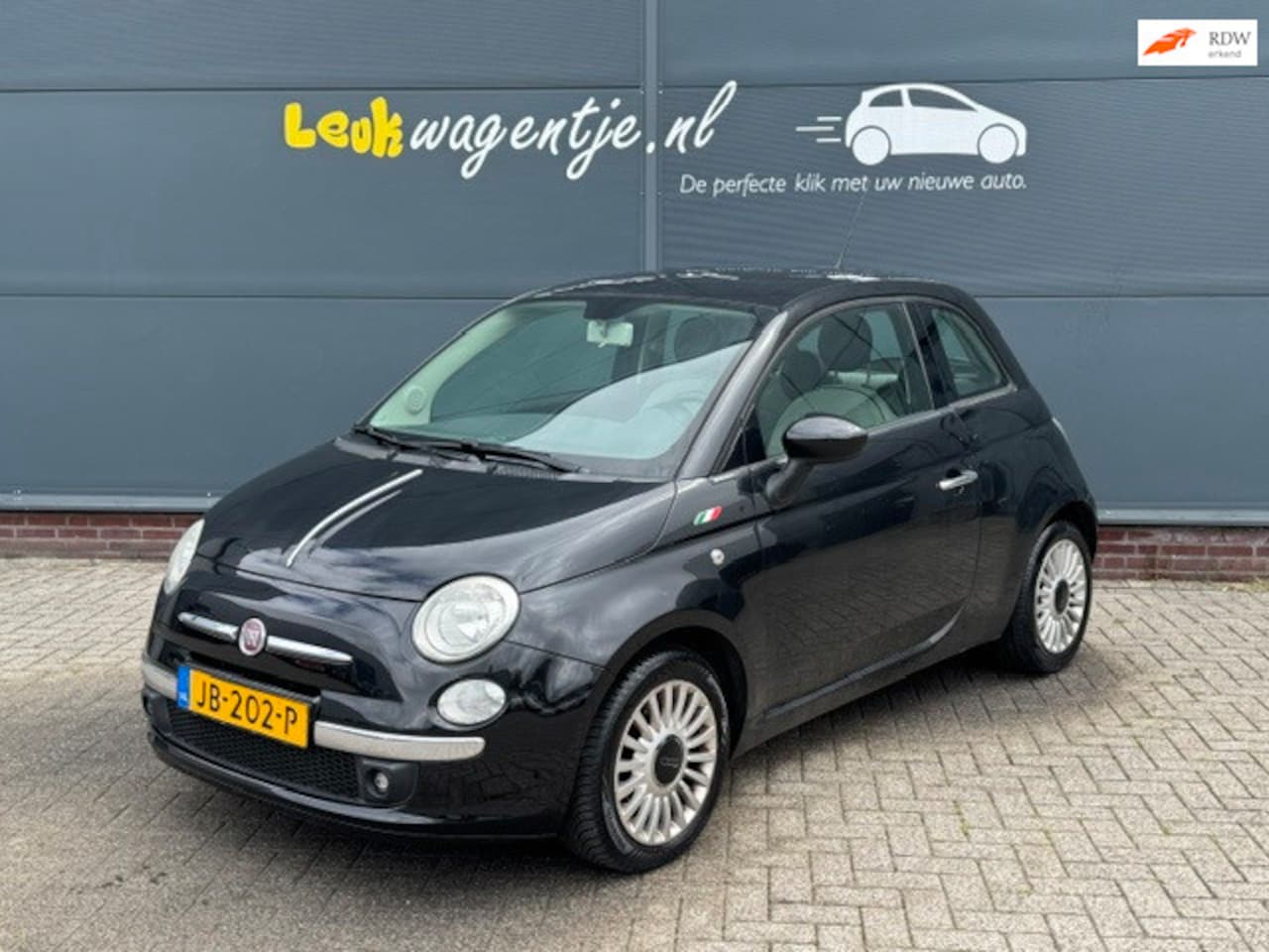Fiat 500 - 1.2 Lounge *pano *airco *bluetooth *lichtm. velgen - AutoWereld.nl