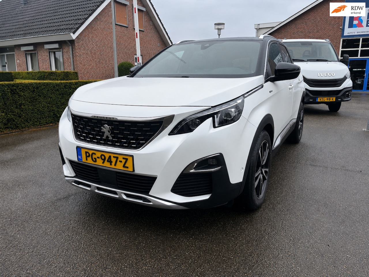 Peugeot 3008 - 1.6 e-THP GT Line met diverse opties waarvan o.a. Panoramadak - AutoWereld.nl
