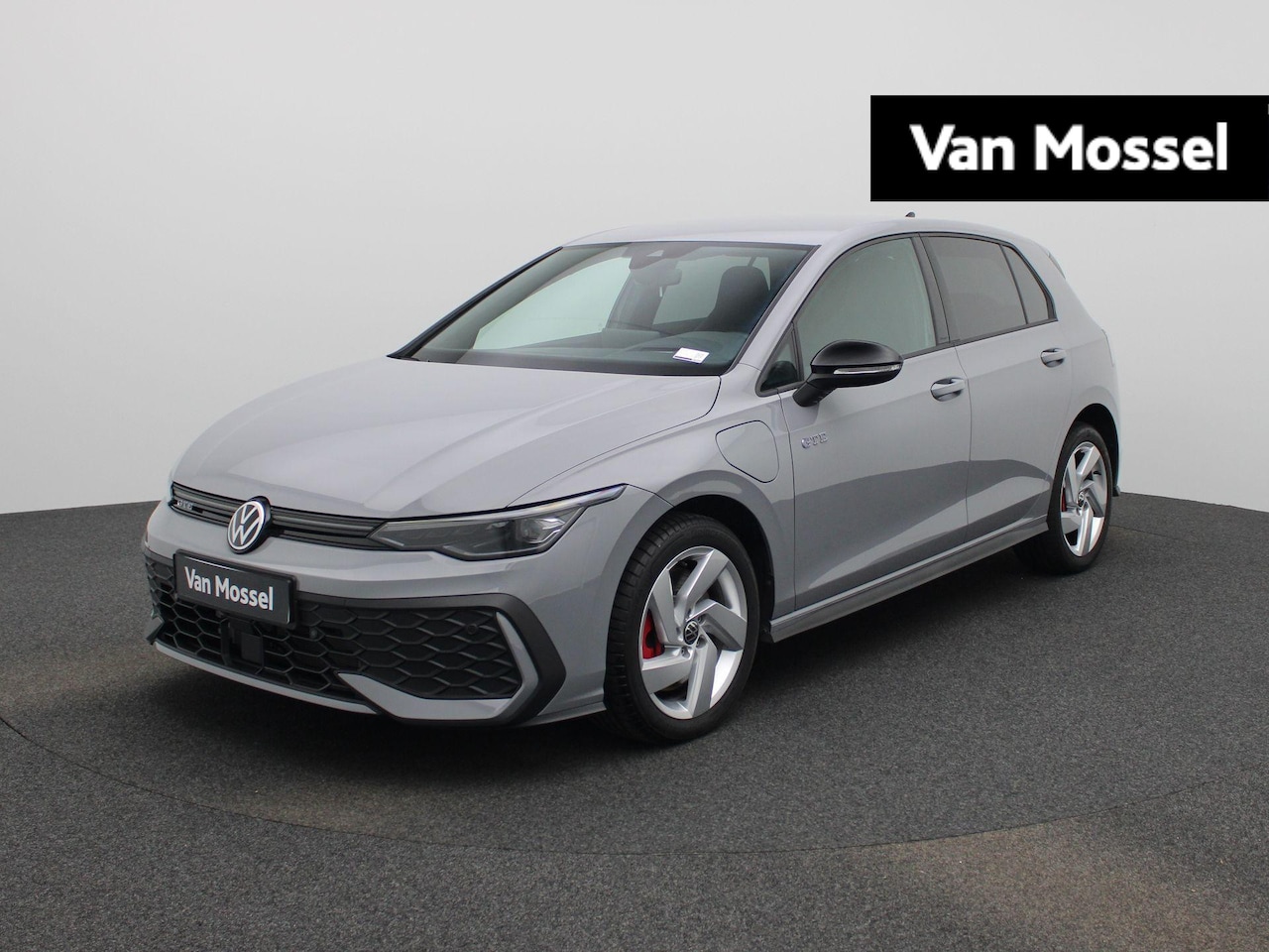 Volkswagen Golf - 1.5 eHybrid GTE 272 PK| LED Matrix | Navigatie | Stoelverwarming | Stuurwielverwarming | B - AutoWereld.nl