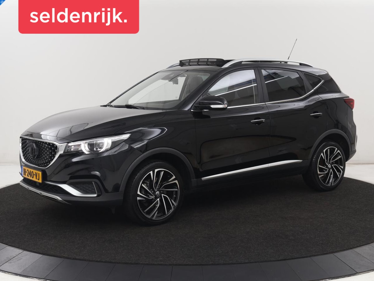 MG ZS - Luxury 45 kWh | SOH 90,2% | Panoramadak | Leder | Stoelverwarming | Carplay | Side Assist - AutoWereld.nl