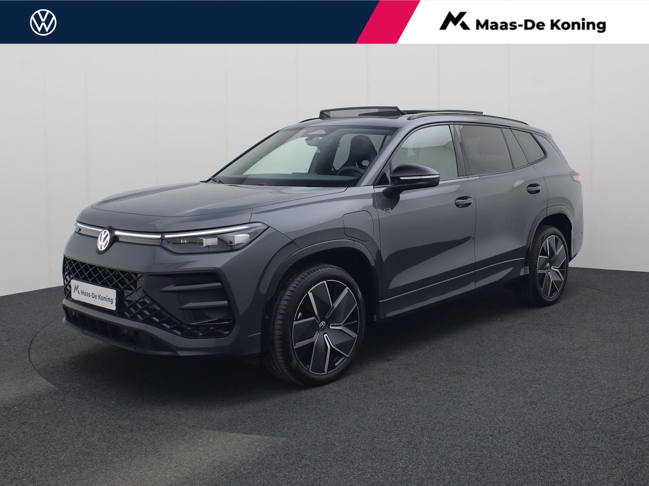 Volkswagen Tayron - 1.5eHybrid 200kW/272PK R-Line · Panoramadak · Camera + Parkeersensoren · Apple/Android · G - AutoWereld.nl