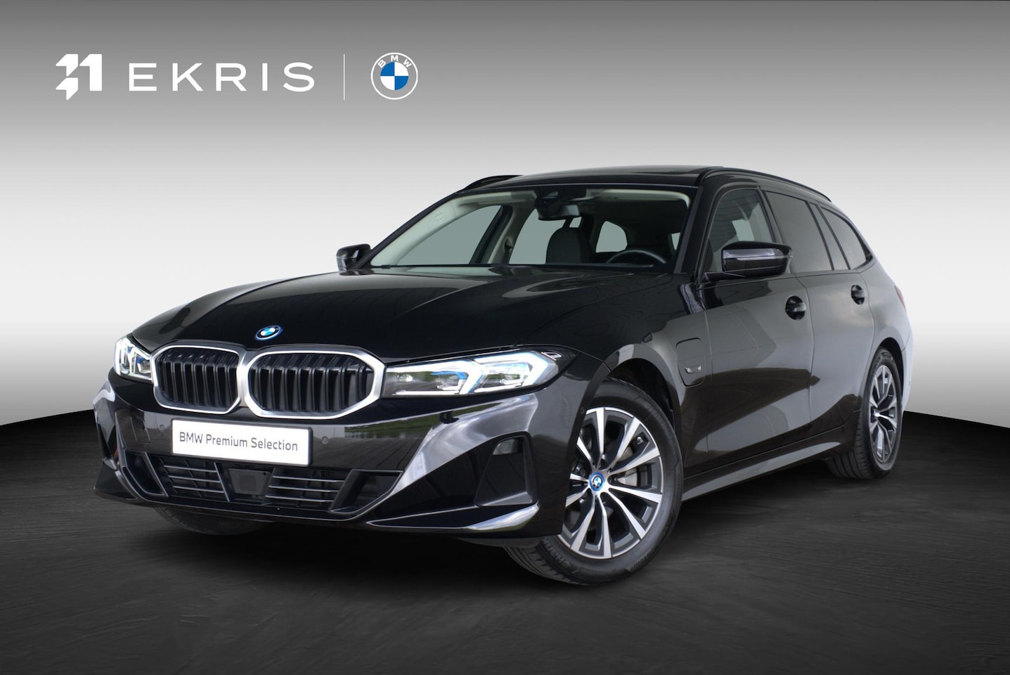 BMW 3-serie Touring - 330e | Achteruitrijcamera | Innovation Pack | Panoramadak | Stoelverwarming | Active Cruis - AutoWereld.nl