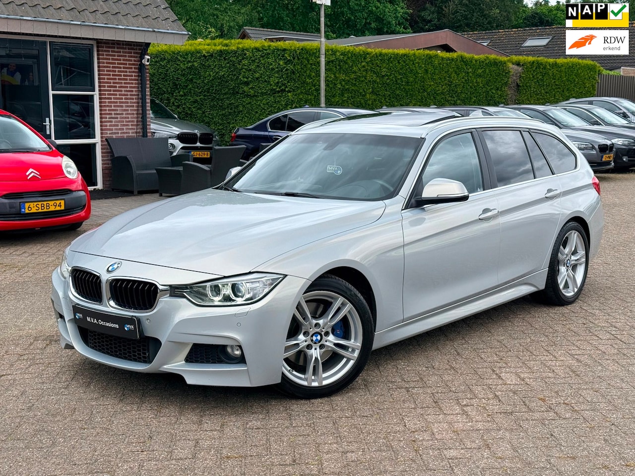 BMW 3-serie Touring - 316i Executive M Sport|Nieuwe Ketting + Klepseals|Navigatie|Trekhaak|Cruise|Clima|Nette st - AutoWereld.nl