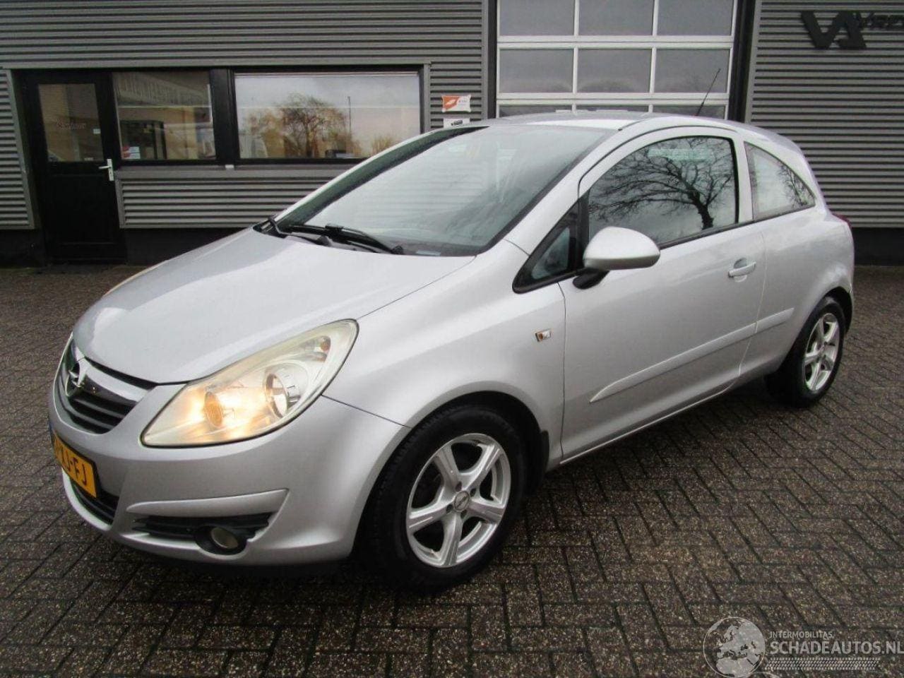 Opel Corsa - 1.4-16V Enjoy 1.4-16V Enjoy - AutoWereld.nl
