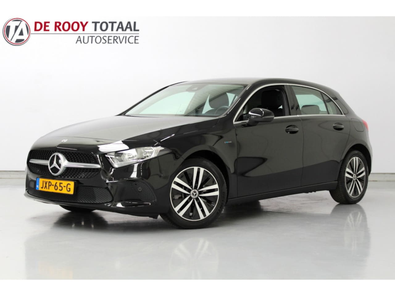 Mercedes-Benz A-klasse - 250 e 250 e 161PK, RIJKLAAR | HYBRIDE | DEELS LEER | STOELVERWARMING | STANDKACHEL | CARPLAY | N - AutoWereld.nl