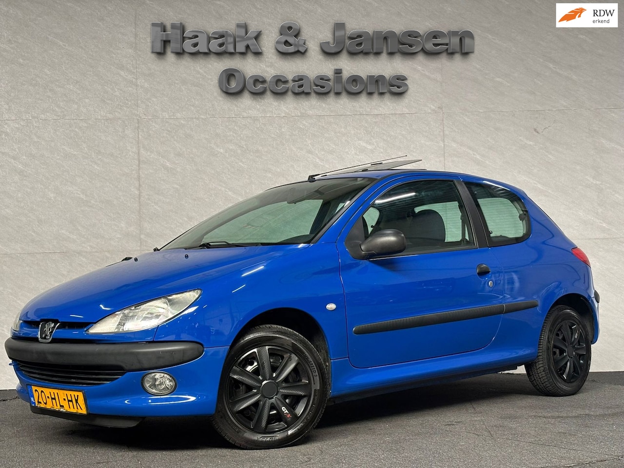 Peugeot 206 - 1.1 XR - Pano - Radio - NAP - AutoWereld.nl