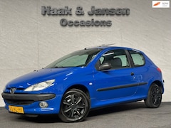 Peugeot 206 - 1.1 XR - Pano - Radio - NAP