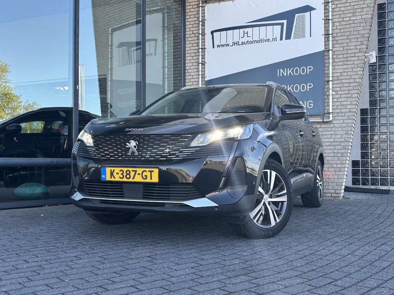 Peugeot 3008 - 1.2 Allure*130PK*ECC*CRUISE*NAVI*CAM*CARPLAY* - AutoWereld.nl