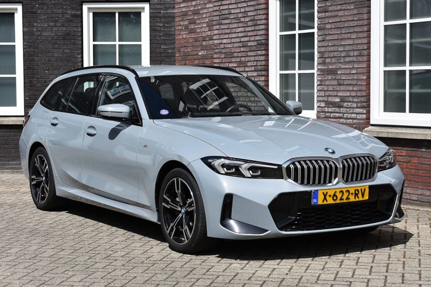 BMW 3-serie Touring - 320 320e M Sport Wij zijn op afspraak geopend! Graag bellen voor uw komst. - AutoWereld.nl
