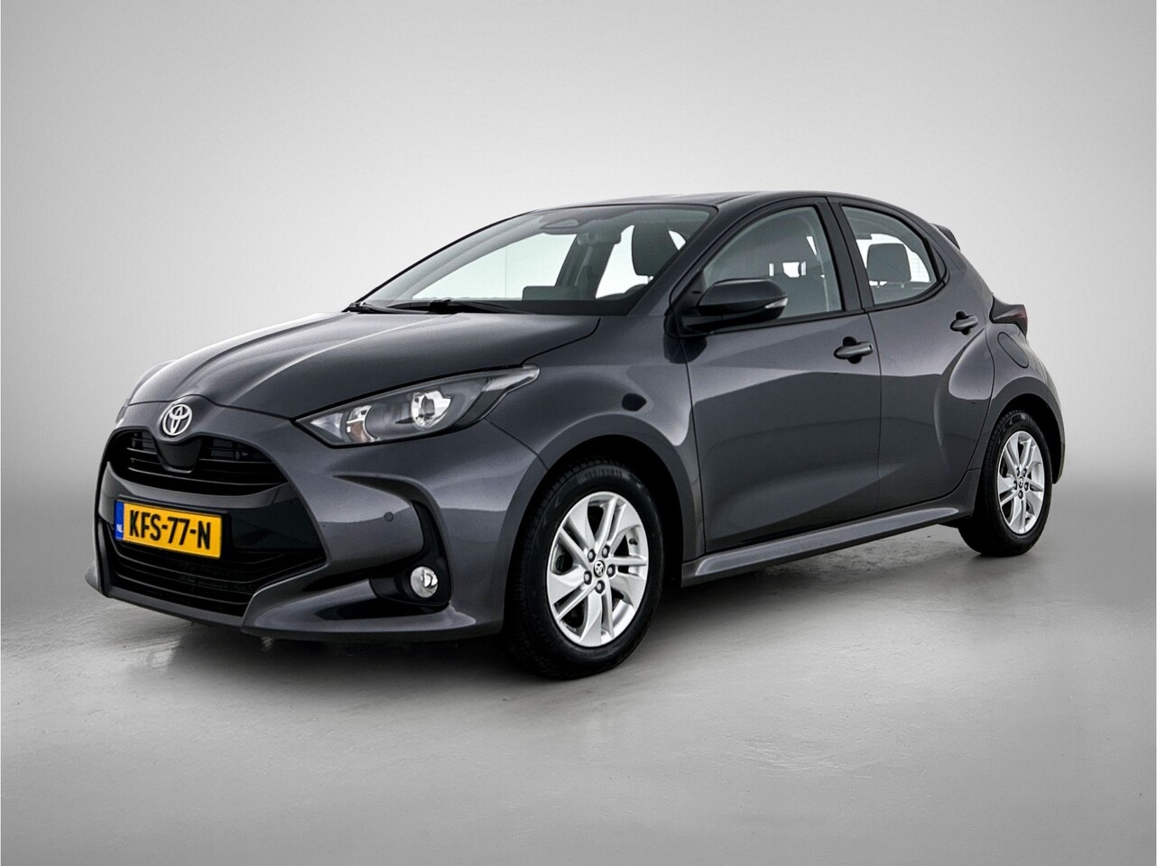 Toyota Yaris - 1.5 Hybrid 115 Active ACC | Clima | Stoel en stuurverwarming | Camera - AutoWereld.nl