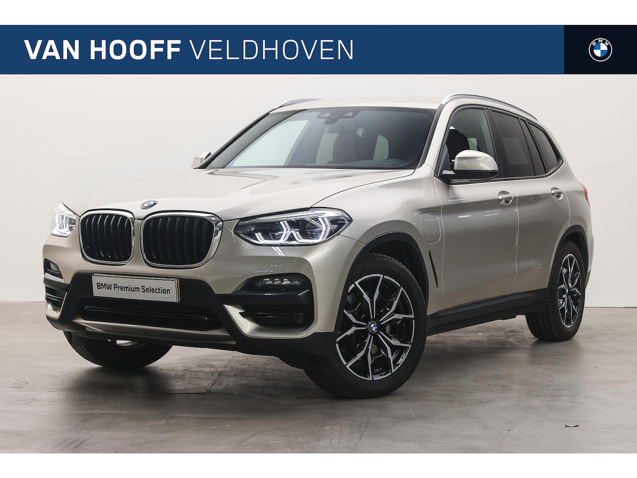 BMW X3 - xDrive30e High Executive Automaat / Sportstoelen / Adaptieve LED / Head-Up / Live Cockpit - AutoWereld.nl