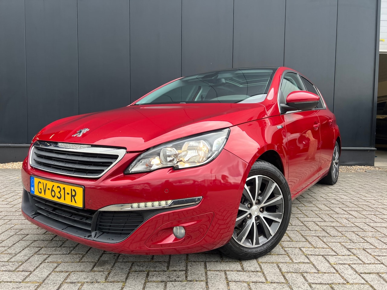 Peugeot 308 - 1.2 Style '15 Panoranadak/Navi/lmv/GehOnderh - AutoWereld.nl