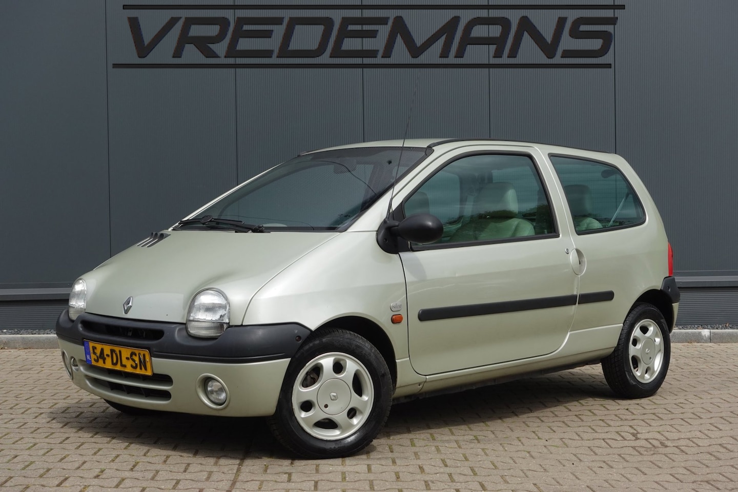 RENAULT TWINGO