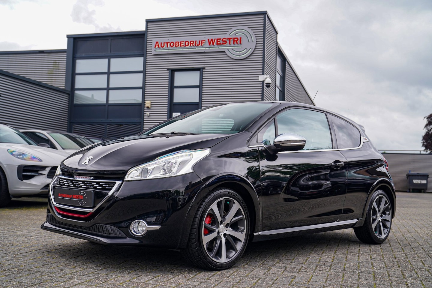 Peugeot 208 - 1.6 THP GTi | Luxe Leder | JBL Surround Sound | Stoelverwarming | 100% onderhouden | Xenon - AutoWereld.nl