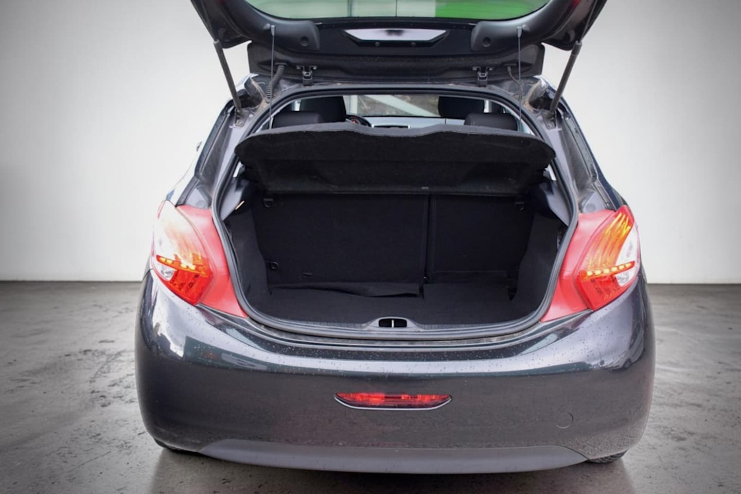 Peugeot 208 - 1.4 Vti Allure 1.4 VTi Allure, Fullmap navigatie, Climate control, Cruise control, Lichtmetalen velgen