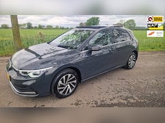 Volkswagen Golf - 1.4 eHybrid Style, 1e eig, pano, camera, trekhaak