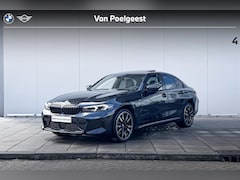 BMW 3-serie - Sedan 330e M-Sport Glazen Schuifdak / 19 inch / Active Cruise Controle | Huisselectie 2500