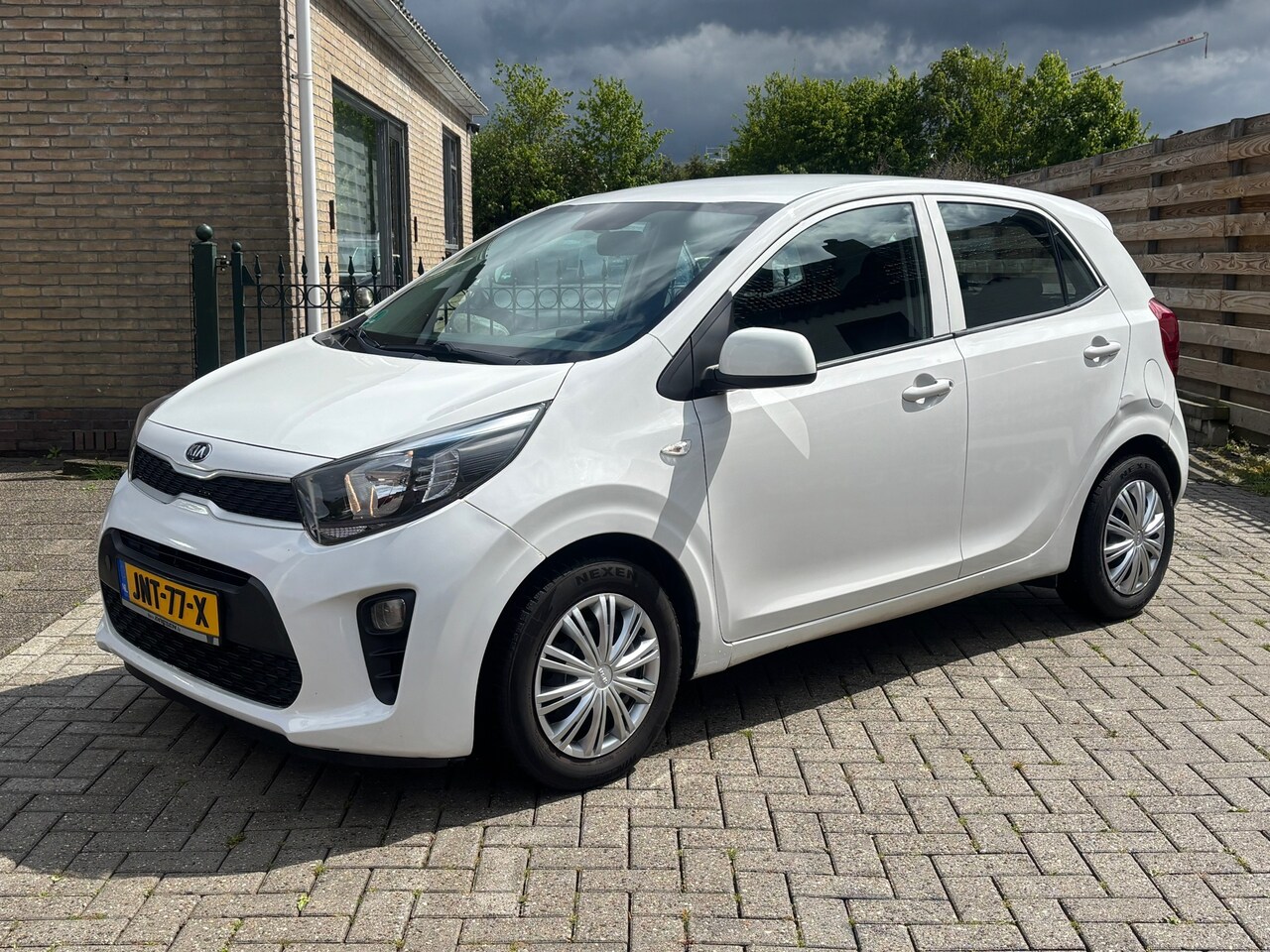 Kia Picanto - 1.0 CVVT DynamicLine 1.0 CVVT DynamicLine |nieuwe apk | 5drs | - AutoWereld.nl