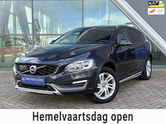 Volvo V60 Cross Country - 2.0 D4 Momentum 190pk Automaat / Camera / Leder / Stoelverwarming