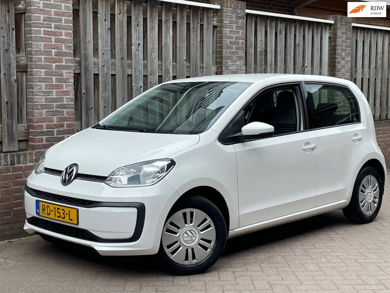 Volkswagen Up! - 1.0 BMT move up! AIRCO, 5-deurs, Bluetooth, Bj.2017 - AutoWereld.nl
