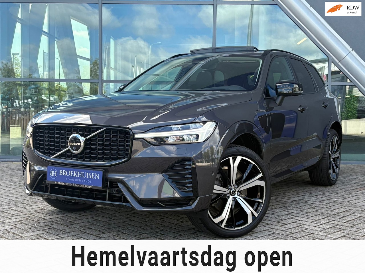 Volvo XC60 - 2.0 T8 Plug-in hybrid AWD Plus Dark 455pk Panoramadak / HU Display / 21Inc - AutoWereld.nl