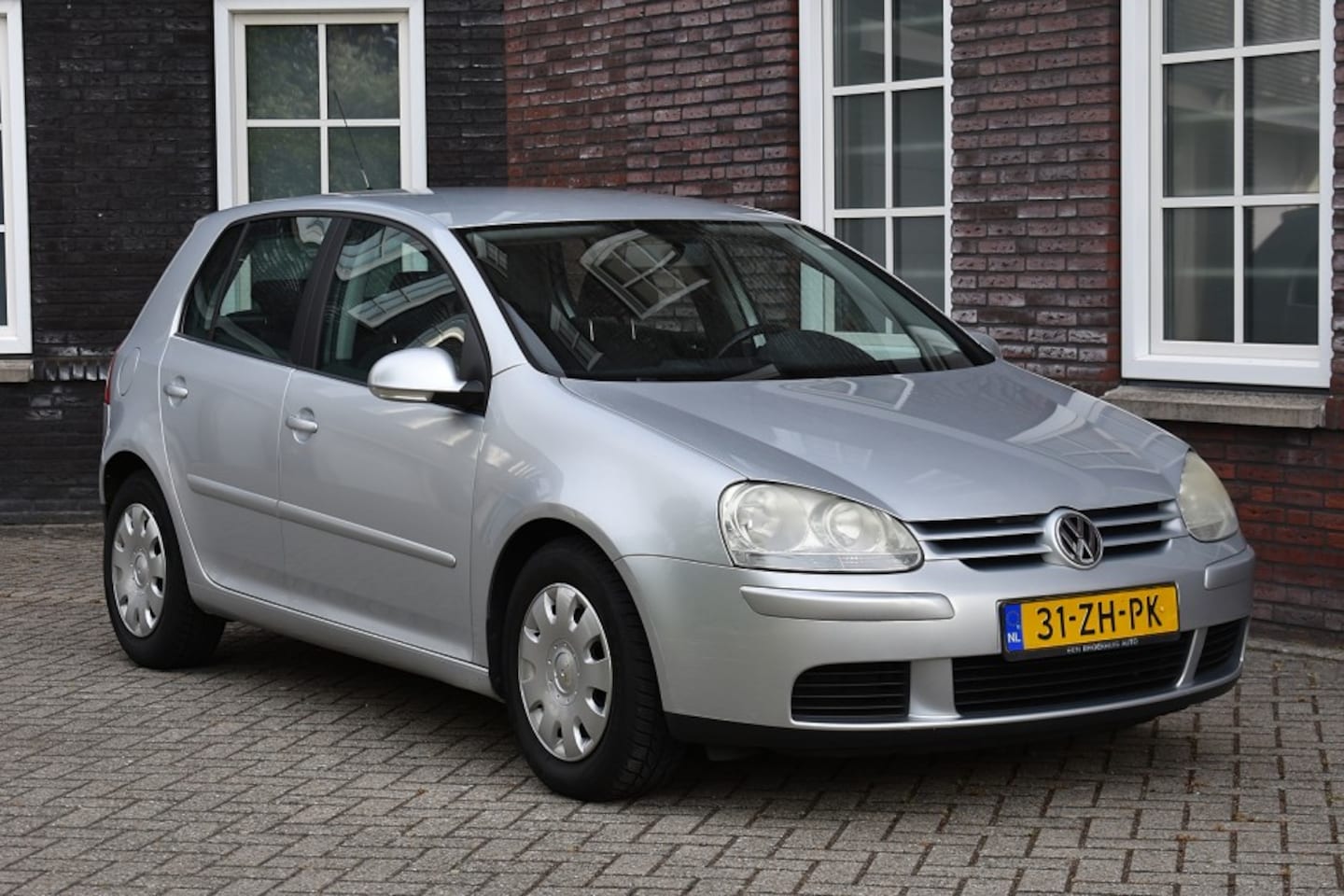 Volkswagen Golf - 1.4 TSI Optive 4/cruise control/airco Wij zijn op afspraak geopend! Graag bellen voor uw k - AutoWereld.nl