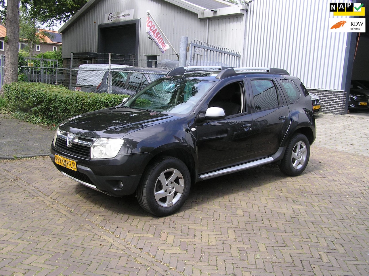Dacia Duster - 1.6 Lauréate 2wd 143 d km nap airco nieuwe apk - AutoWereld.nl