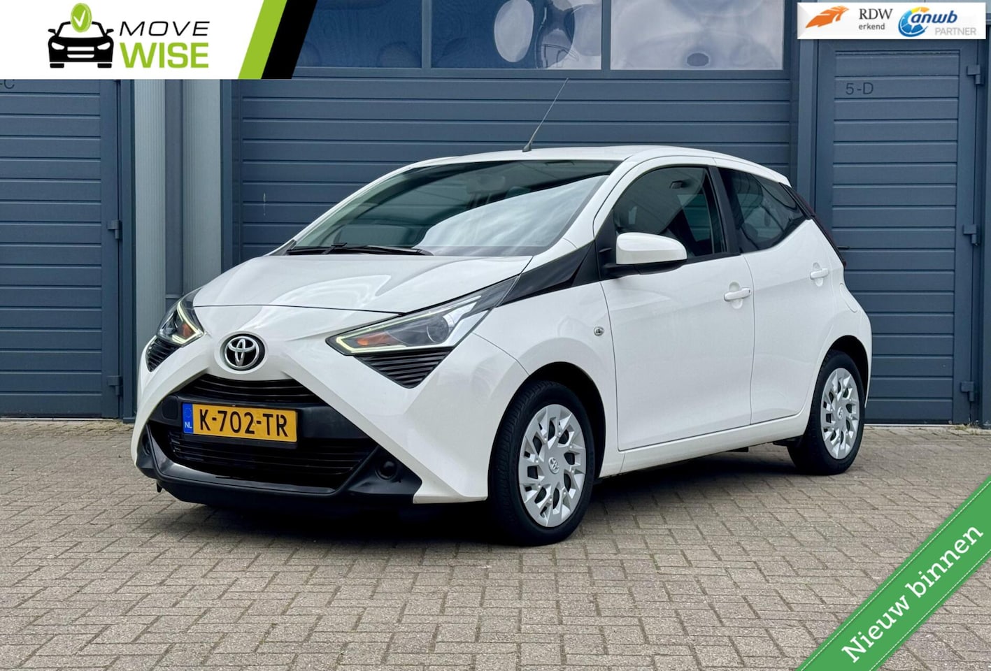 Toyota Aygo - 1.0 VVT-i x-play | LAGE KM NAP | 2021 | 5 Deurs | Apple Carplay | Camera | Airco| Zuinig | - AutoWereld.nl