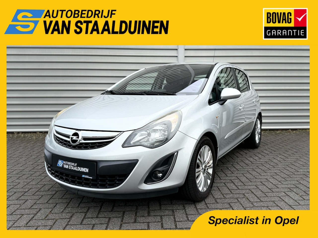 Opel Corsa - 1.4-16V Cosmo | Automaat | Parkeersensoren | Navigatie | Trekhaak | Airco - AutoWereld.nl