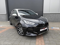 Toyota Yaris - Hybrid Bi-Tone HUD Leder 18.566KM