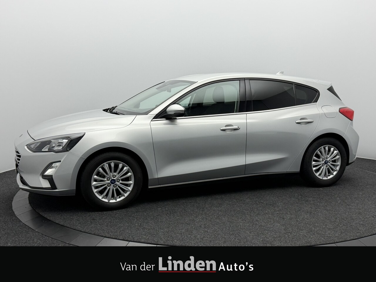 Ford Focus - 1.0 EcoBoost 126PK Titanium Business | Navigatie | Led | Winterpakket | Carplay&Android - AutoWereld.nl