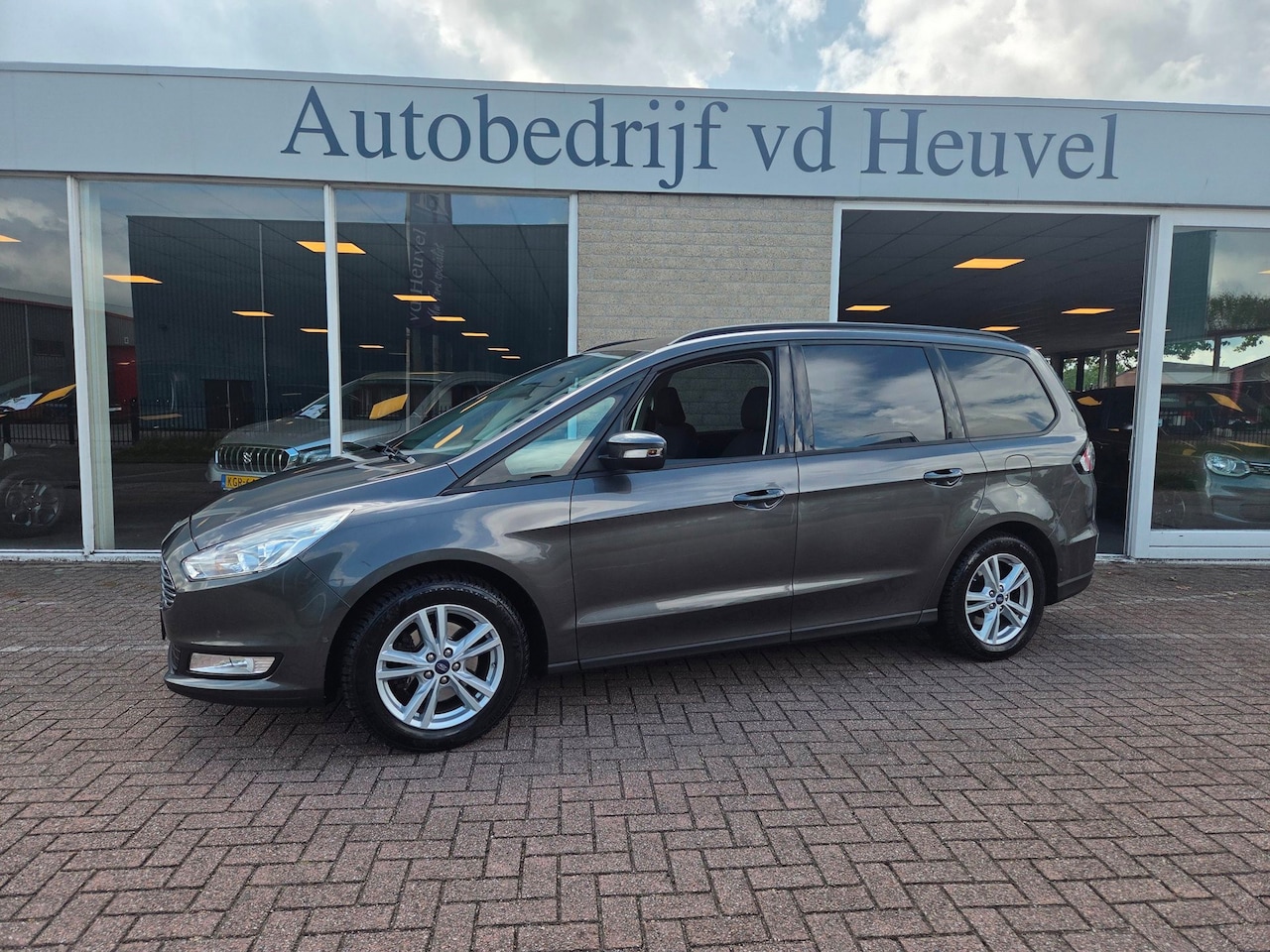 Ford Galaxy - 1.5 met gereviseerde motor* Navi *Camera* Android/Carplay* Nieuwe distributie set* Electri - AutoWereld.nl