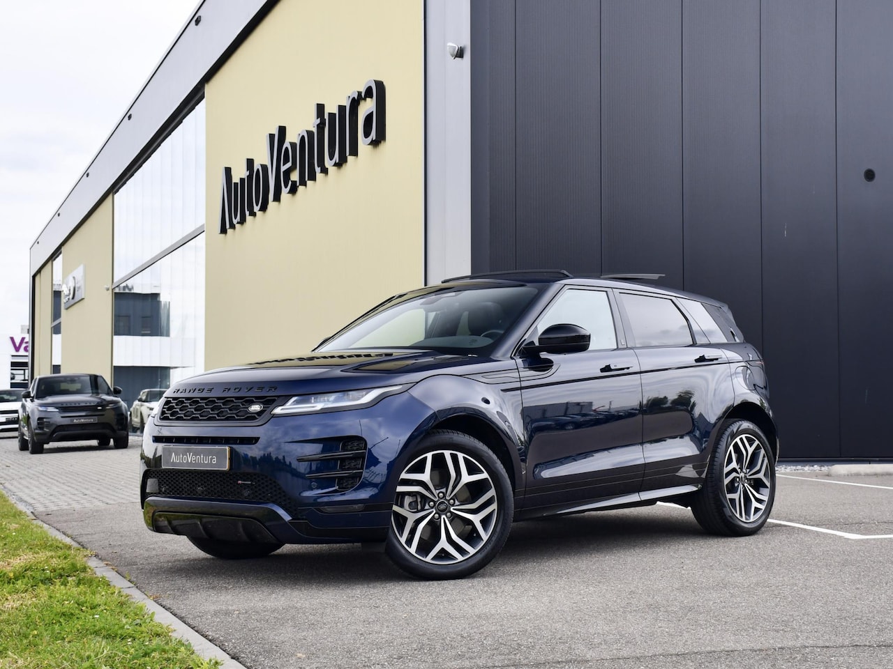 Land Rover Range Rover Evoque - 1.5 P300e AWD R-Dynamic HSE l Black Pack l Schuif-/kantel dak l Adapt. Cruise l Camera l 2 - AutoWereld.nl